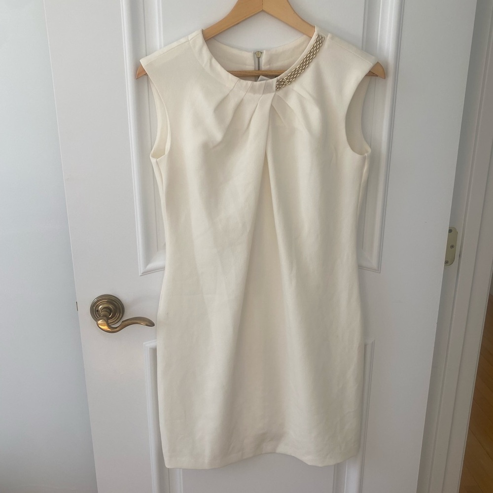 Julian Taylor Ivory Sleeveless Shift Dress with gold details – EU 40 (US 8-10)